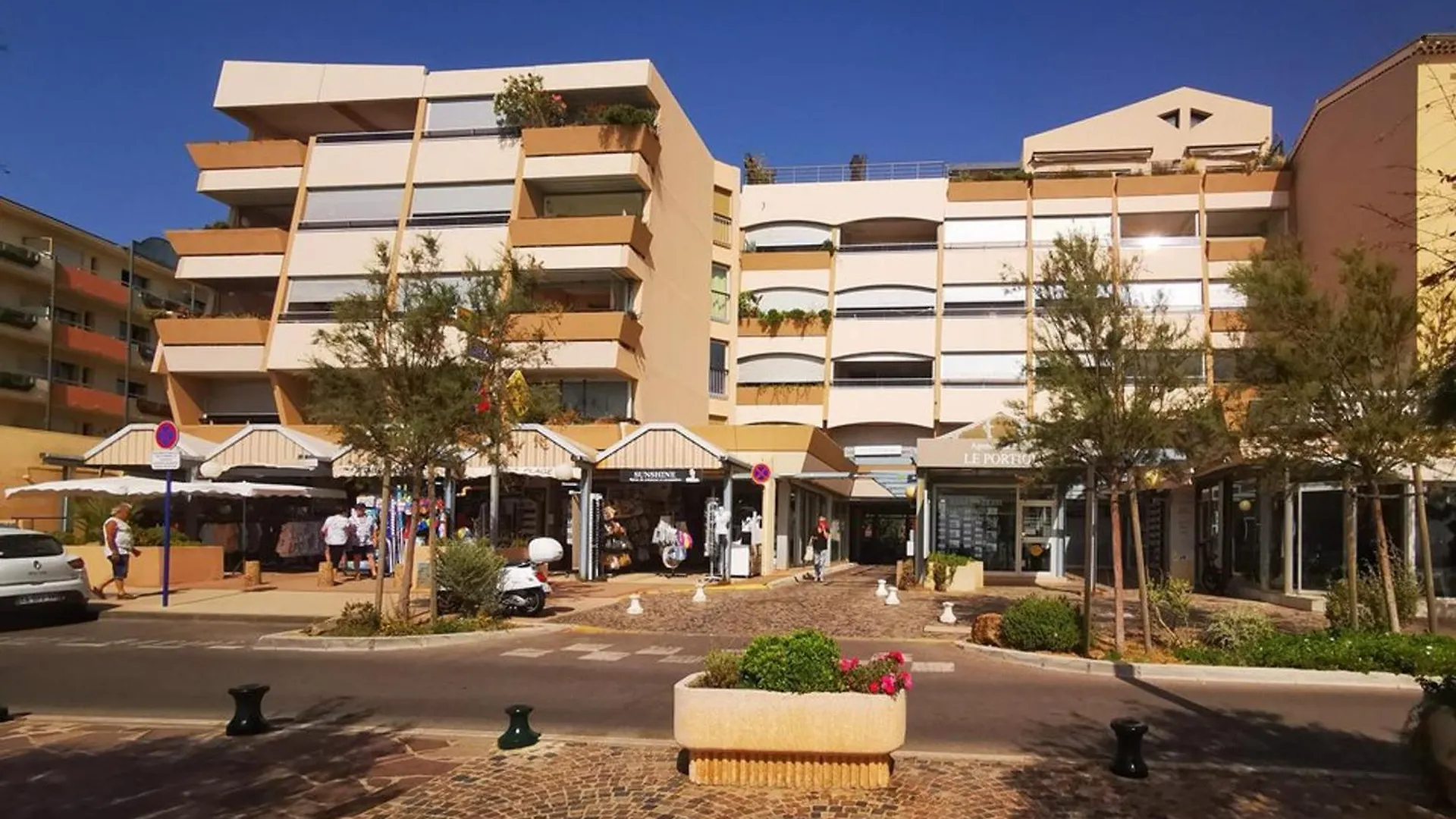 Studio + Cabine 4 Pers Avec Parking Et Wifi Au Lavandou - Fr-1-803-49 location